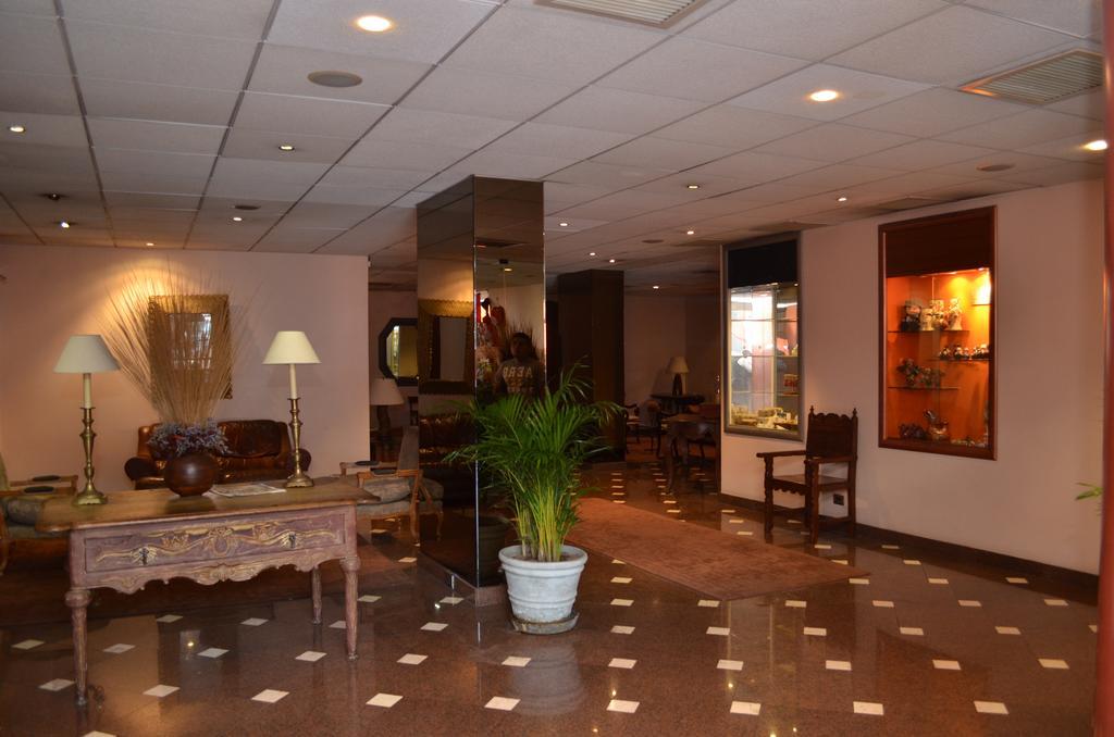 Hotel Maria Angola Лима Екстериор снимка