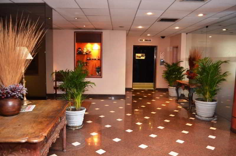 Hotel Maria Angola Лима Екстериор снимка