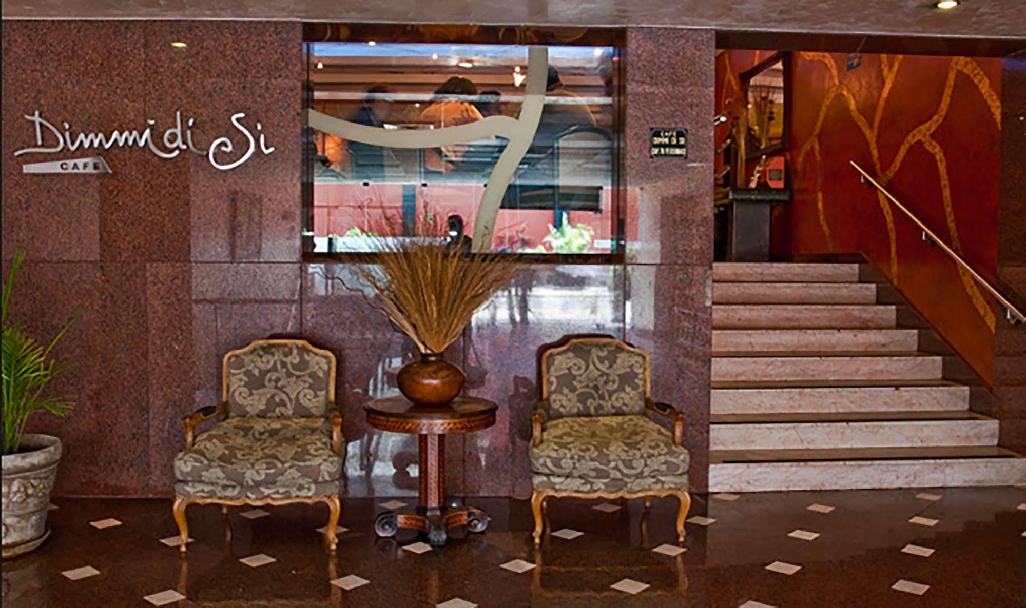 Hotel Maria Angola Лима Екстериор снимка