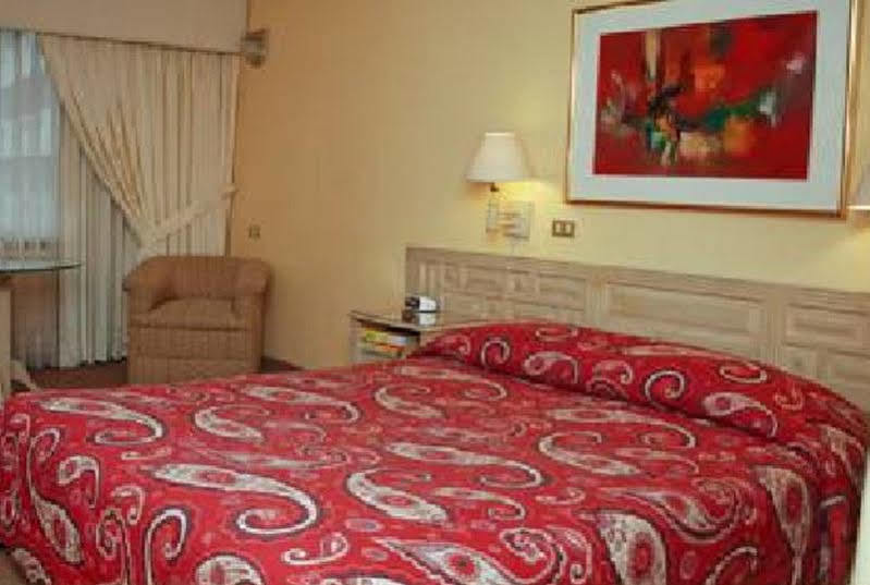 Hotel Maria Angola Лима Екстериор снимка