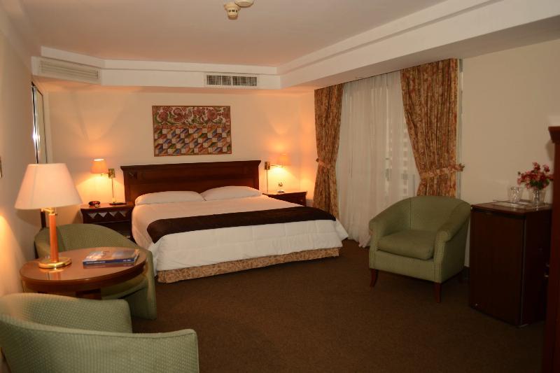 Hotel Maria Angola Лима Екстериор снимка